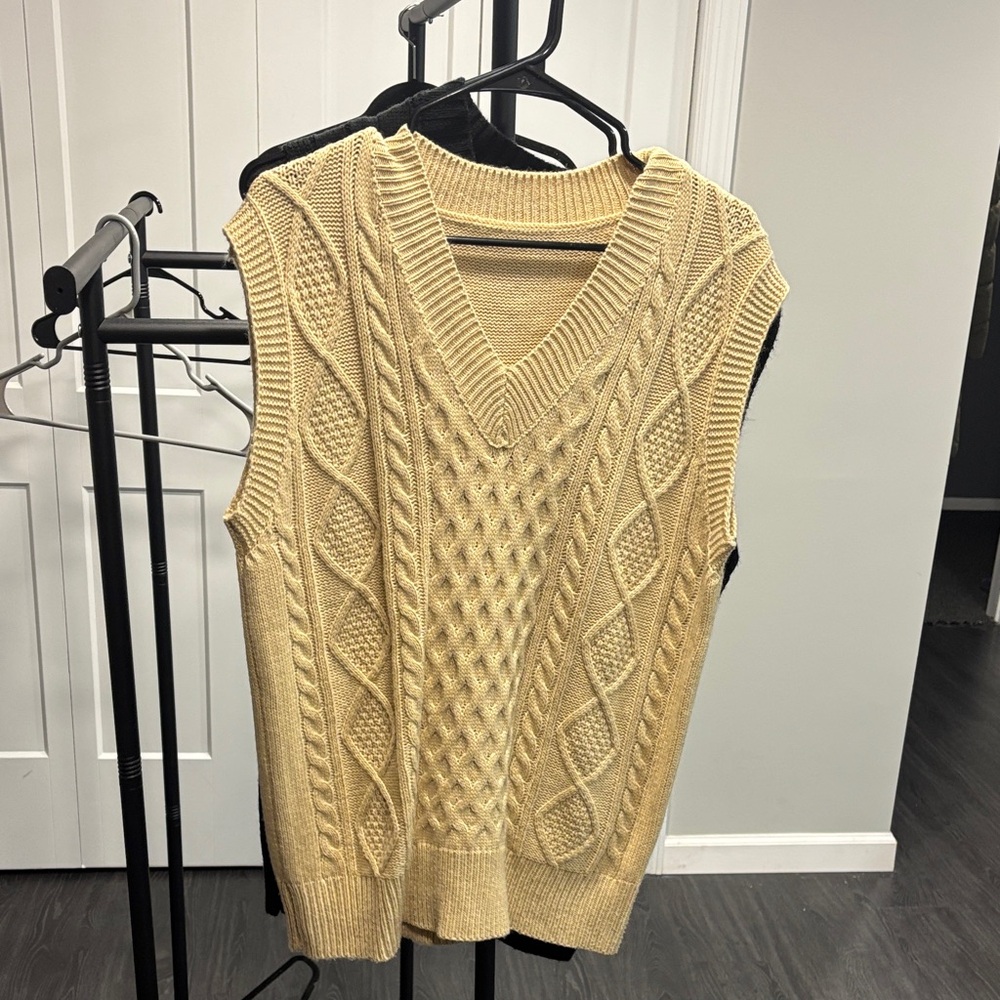 Cable Knit V-Neck Sweater Vest